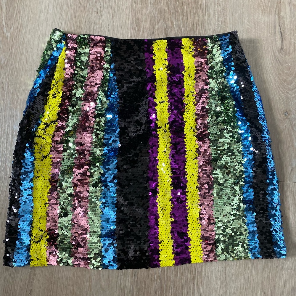 Shiny mini skirt